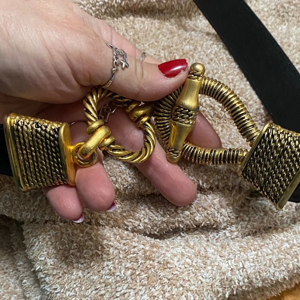 Elegant Gold and Black Women's Belt